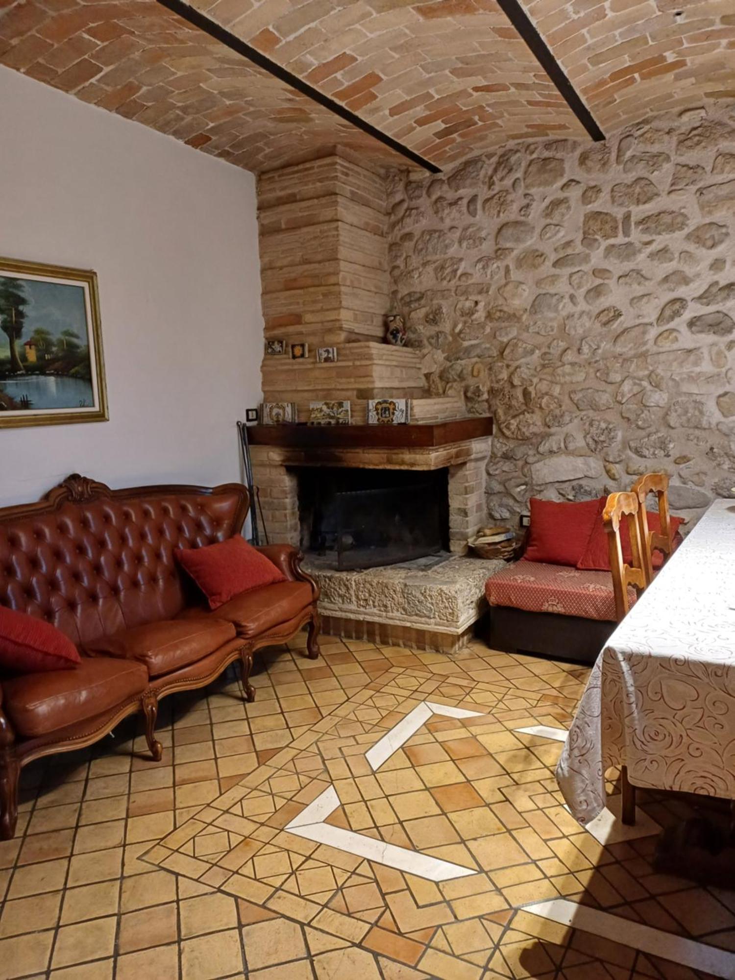 Agriturismo San Giovanni Ad Insulam Isola del Gran Sasso dʼItalia Екстериор снимка
