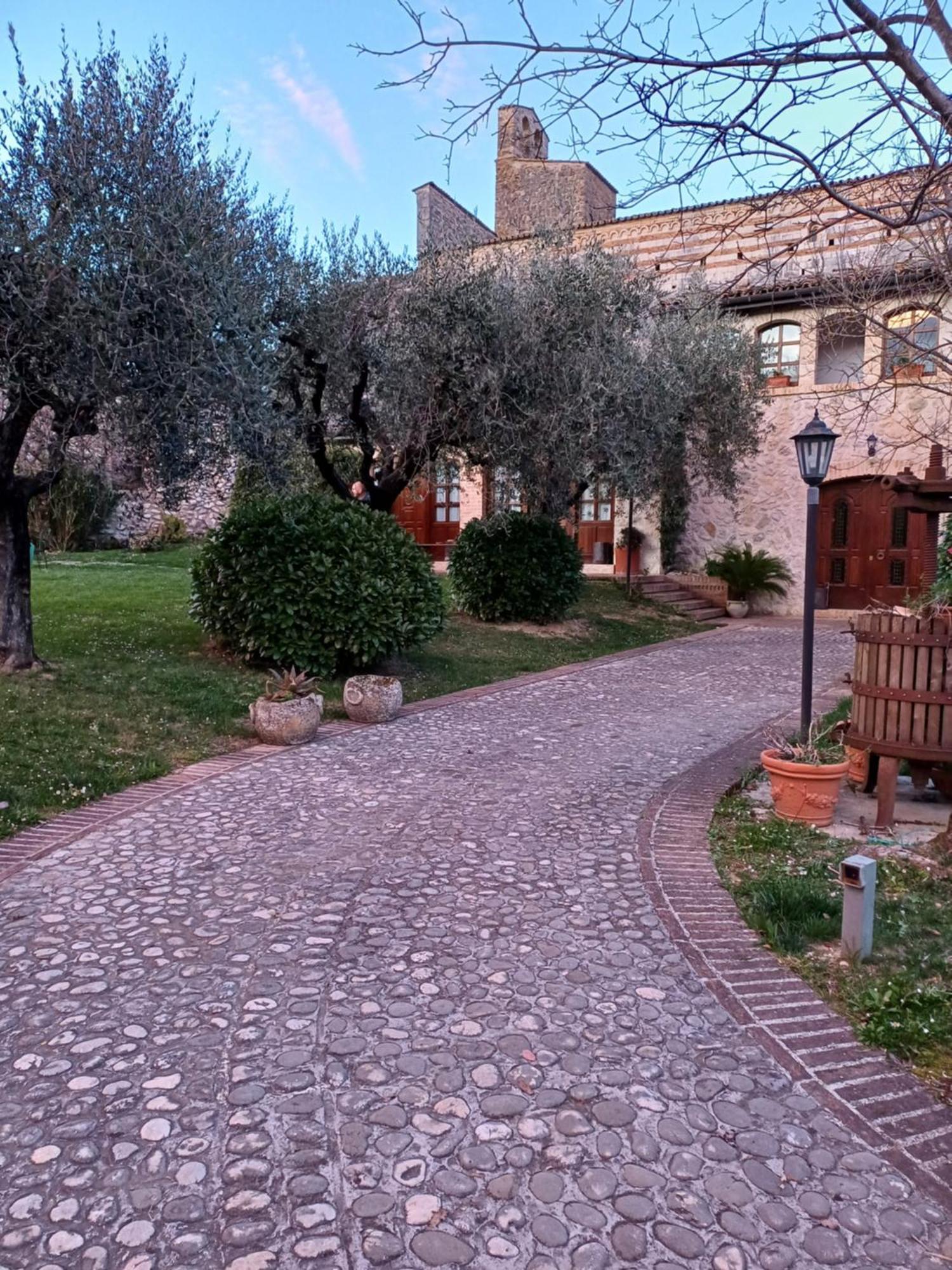 Agriturismo San Giovanni Ad Insulam Isola del Gran Sasso dʼItalia Екстериор снимка