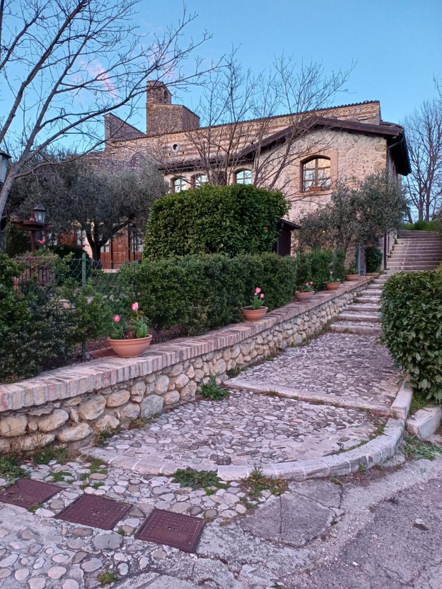 Agriturismo San Giovanni Ad Insulam Isola del Gran Sasso dʼItalia Екстериор снимка