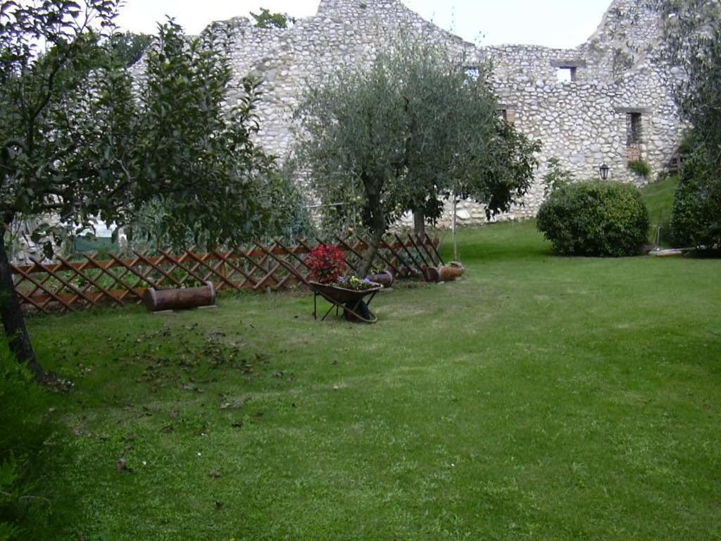 Agriturismo San Giovanni Ad Insulam Isola del Gran Sasso dʼItalia Екстериор снимка